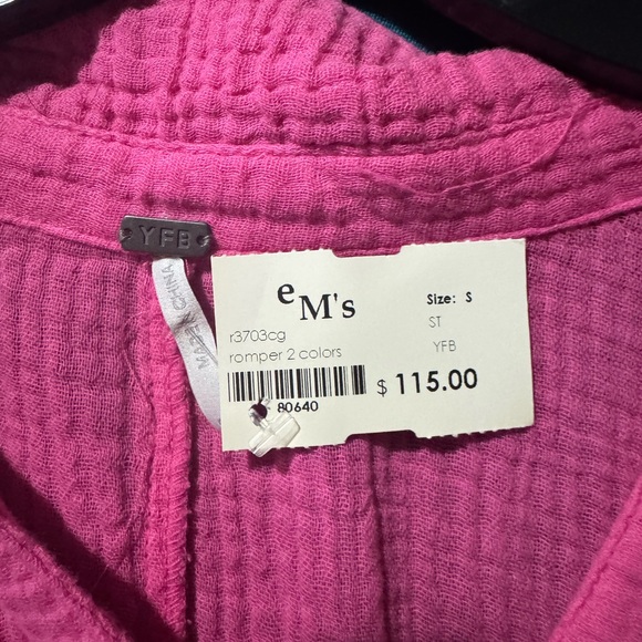 A pink jumper from eM’s that still has the original tags on it - Picture 2 of 3